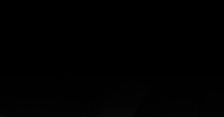 Mạt Thế Cao Ôn: Ta Dựa Vào Phòng An Toàn Thành Thần Chapter 38 - 36