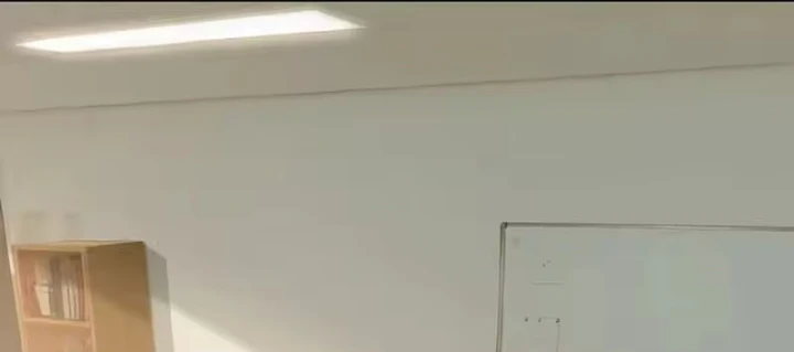 Thương Nhân Buôn Lậu Thời Mạt Thế: Ta Dùng Que Cay Đổi Vàng Thỏi Chapter 18 - 103